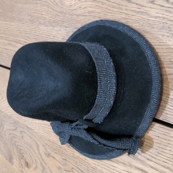 Jessica Simpson felt bucket hat. - Picture 7 of 7